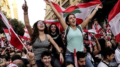 بهدف تخفيف الأعباء المادية عن الشباب.. لبنانيات يُطلقن حملة «تزوجني بدون مهر»