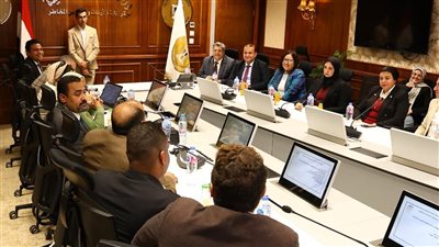 منال عوض: زيادةالرقعةالخضراء والاهتمام بزراعة الأشجار وتكويدها لضمان المتابعة 
