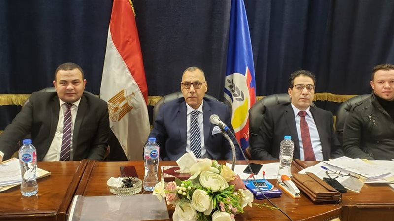 الإعادة بين مرشح