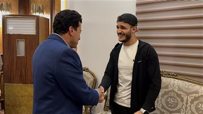 وزير الشباب والرياضة يستقبل البطل  مصطفى حسين بعد إنهاء محاولة تجنيسه
