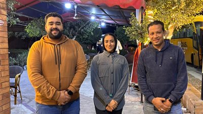 «أمانة»..طالبة بجامعة الإسكندرية تعثر على مبلغ دولاري أثناء رحلة وتسلمه للشرطة