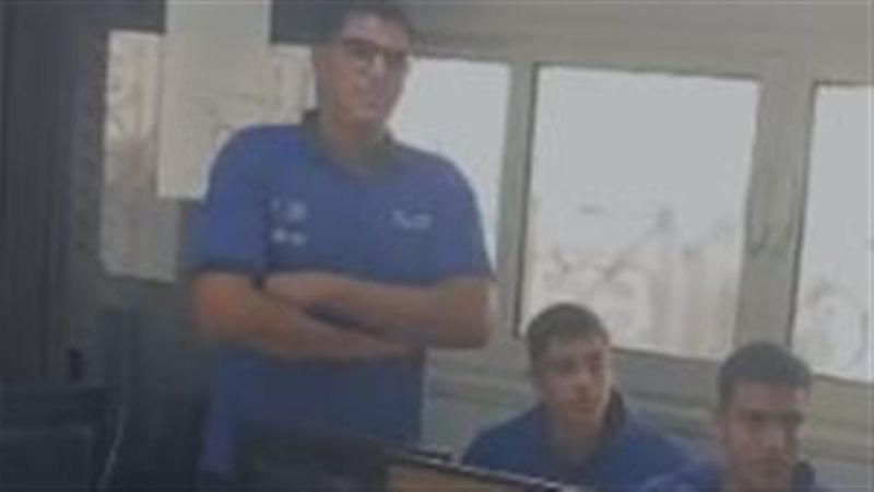 طالب مدرسة WE للتكنولوجيا