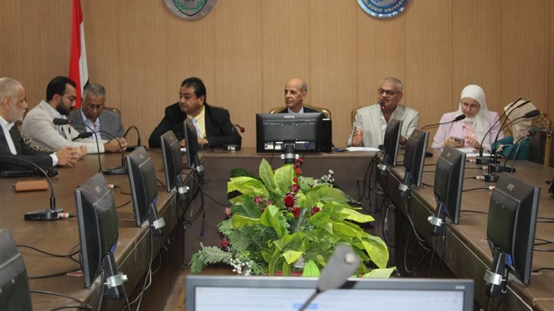 رئيس جامعة بنى سويف