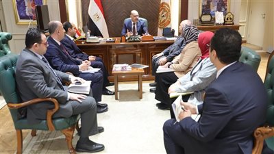 وزير العمل يعقد اجتماعًا مع ممثلي وزارة الصحة والمجلس الصحي المصري 
