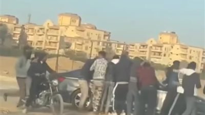 هجموا على السيارة.. الأمن يفحص فيديو سيارة بيع المخدرات بمدينة 6 أكتوبر