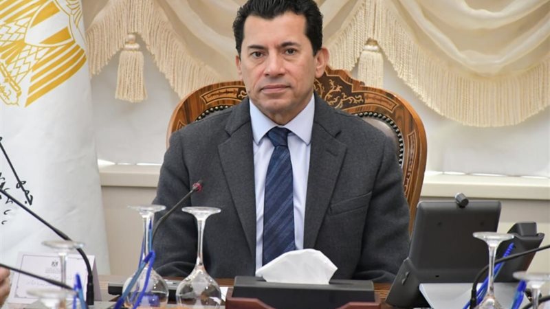 وزير الشباب والرياضة
