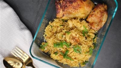 طبق تقليدي بنكهة الشتاء طريقة عمل أرز بالبهارات مع دجاج مشوي  