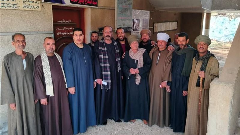 توافد الناخبون في