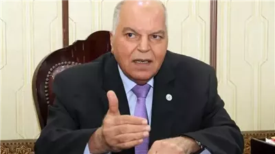 وفاة معلم داخل الفصل فى مدرسة صفية زغلول بحلوان.. ونقيب المعلمين يوجه بمساندة