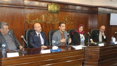 « في يوم حقوق الإنسان… رسائل حب وإنسانية تتصدر ندوة دار الكتب»