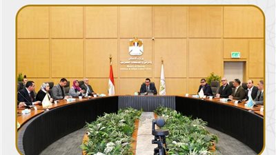 وزير الإسكان يترأس اجتماعاً موسعاً لمتابعة موقف تقنين الأوضاع بالأراضي المضافة