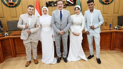 محافظ المنوفية يشهد عقد قران عروسين يتيمين ويوفر لهما سكنًا