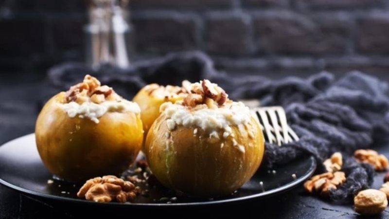 حلى تفاح بالجوز