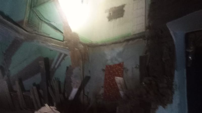 المنزل المنهار