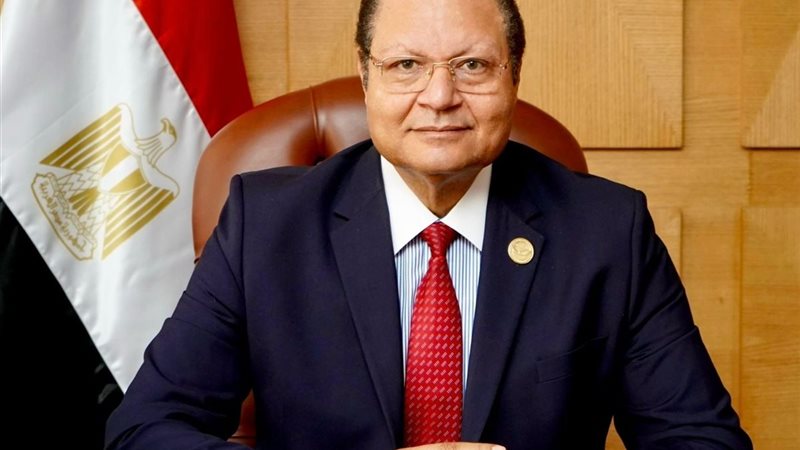  الدكتور أحمد طه