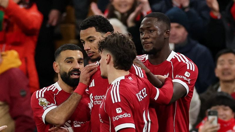 جماهير ليفربول تهتف