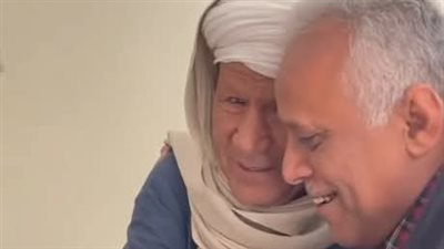 بعد نصف قرن.. «الوفاء» يقود «أبناء اليمن» لزيارة معلمهم بأولاد يحيى في سوهاج