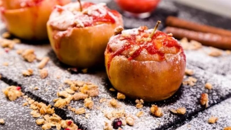 التفاح المخبوز بالقرفة