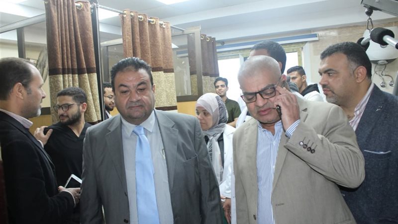 عميد كلية الطب والمدير