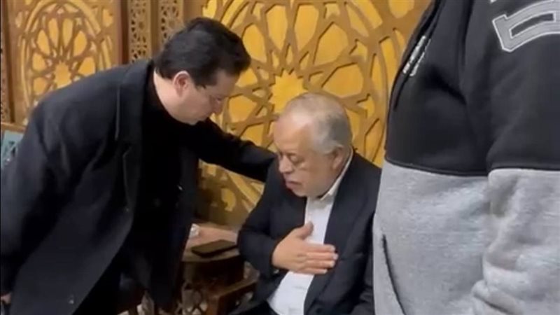 أشرف زكي في عزاء