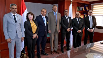 محافظ سوهاج يبحث مع محافظ روتاري مصر سبل التعاون في دعم التنمية المستدامة
