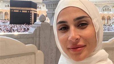 «بعد الانفصال».. آن الرفاعي تشارك الجمهور بصور لها أثناء تأدية مناسك العمرة 