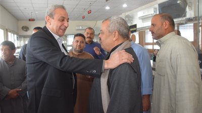 محافظ الغربية يتابع مستوى الخدمات بالمركز التكنولوجي ويستقبل المواطنين
