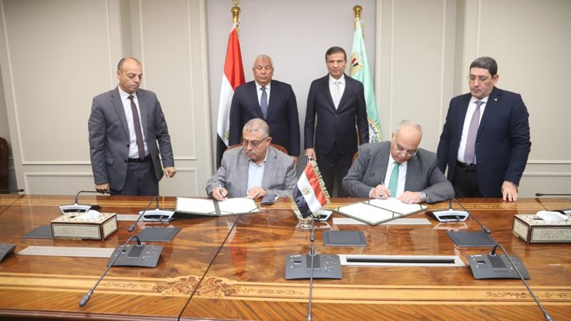 وزير الزراعة ومحافظ