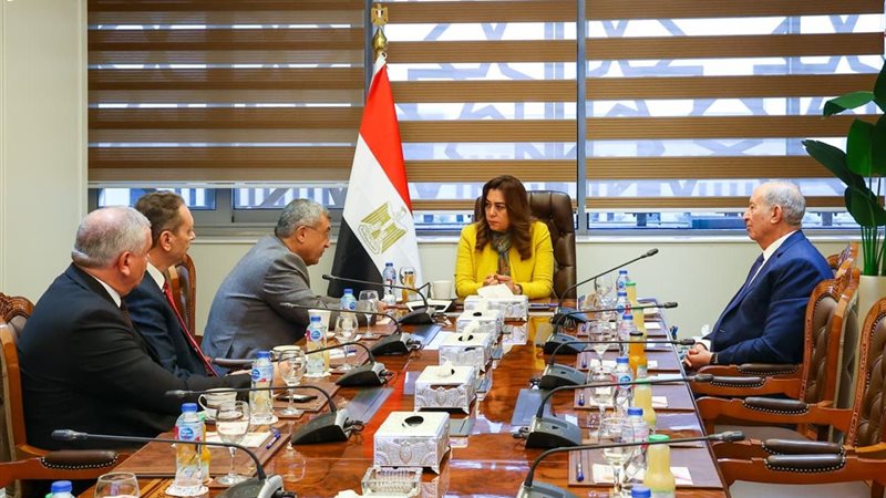 وزيرة التنمية تستقبل