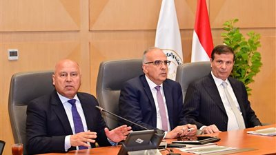 وزراء الري والنقل والزراعة يبحثون موقف الموضوعات المشتركة بين الوزارات