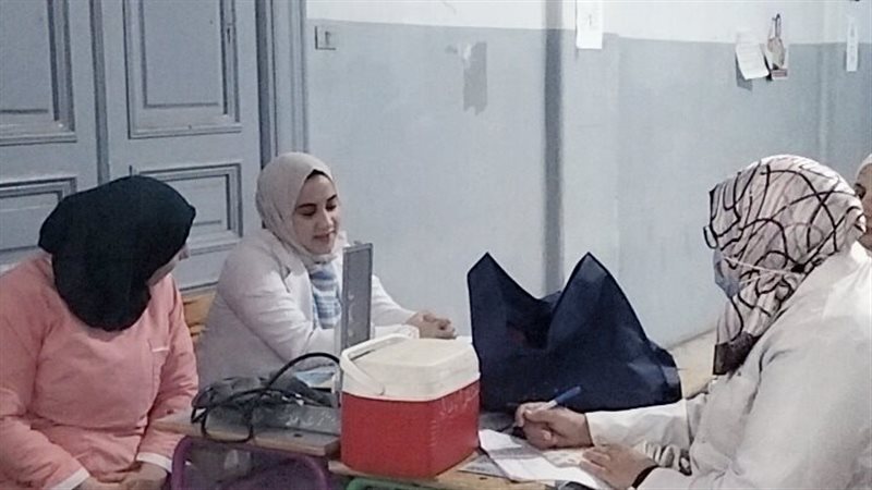 جانب من الفرق الطبية