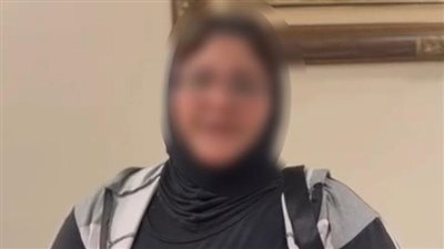 سقوط سيدة توجه الناخبين بجوار لجنة بالمحلة لانتخاب اثنين من المرشحين 