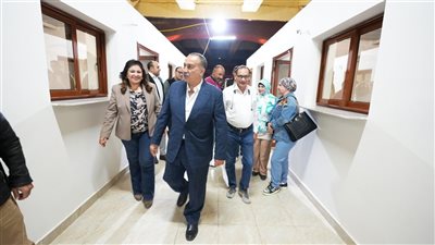محافظ أسيوط يتابع اللمسات الأخيرة لمنافذ ومعرض دائم أسفل كوبري فيصل