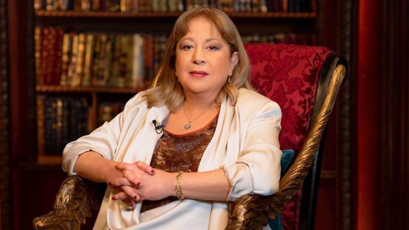 الفنانة سمية الألفي