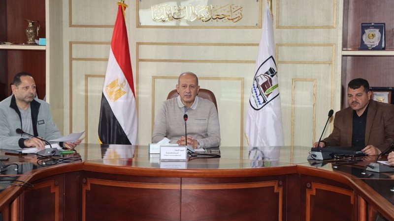 اللواء حازم عزت السكرتير