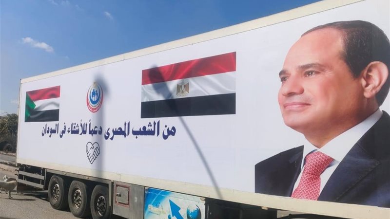 جانب من قافلة طبية