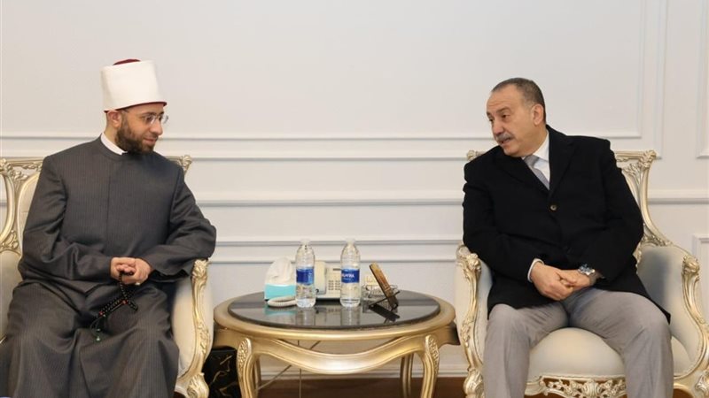وزير الأوقاف ومحافظ