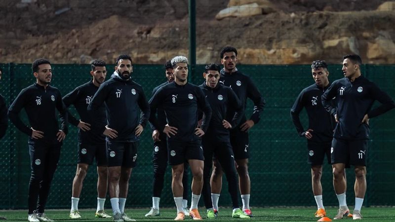 إمام عاشور مع نجوم