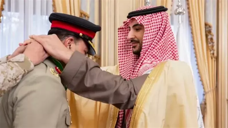تقليد قائد الجيش