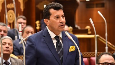 وزير الشباب أمام 