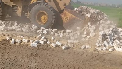 محافظ الشرقية: لا تهاون مع مخالفات البناء وحملات لإزالة التعديات في المهد