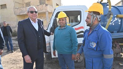 محافظ الغربية يعود إلى المستعمرة بالمحلة لمتابعة تنفيذ الحلول لشكاوى المواطنين