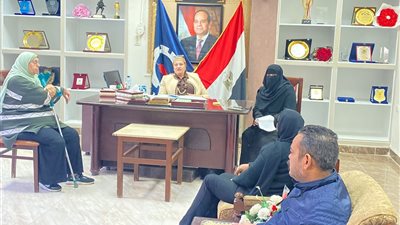 تعليم السويس تبحث تطوير منظومة العمل المالي والاداري وتعزيز كفاءة الخدمات 