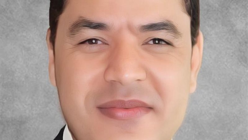 الدكتور محمود مصطفى
