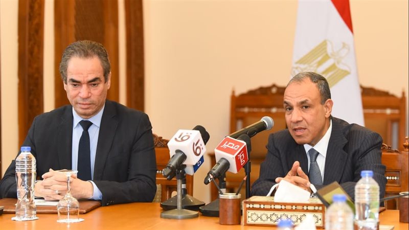 وزير الخارجية وأحمد