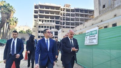 وزير الاستثمار يتفقد مشروع تطوير مبني وزارة الداخلية بـ «لاظوغلي»