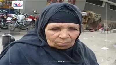 عمرها 90 عامًا.. تشييع جثمان أقدم بائعة جرائد في الفيوم