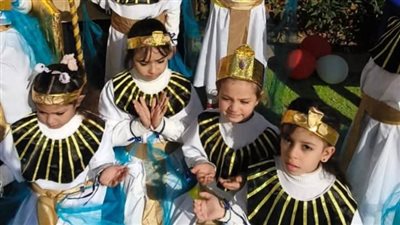 بالزى الفرعونى والبرديات.. إبداع طلاب بنى سويف في برنامج تبادل الزيارات 
