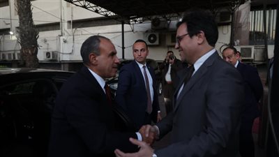 الثقافة والخارجية يبحثان تعزيز الحضور الثقافي والتعاون بمعرض القاهرة للكتاب