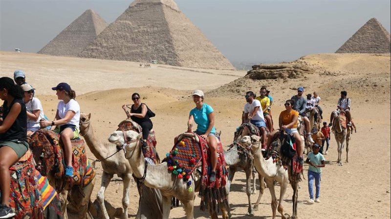 سياح زاروا مصر